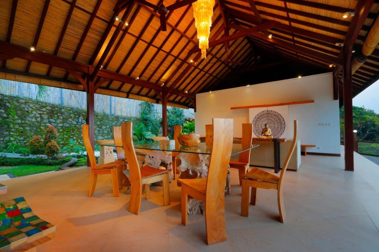 Villa Saraswati Lovina Exterior photo